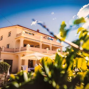 Apartament Viveniti, Klenovica